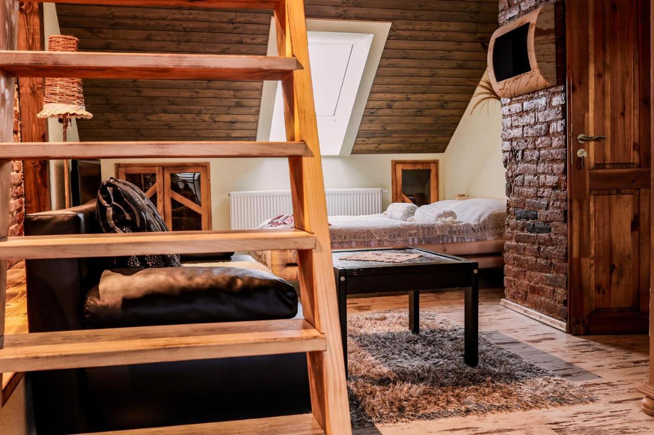 Hotel Mnichov Dvor à Slovenska Lupca Extérieur photo